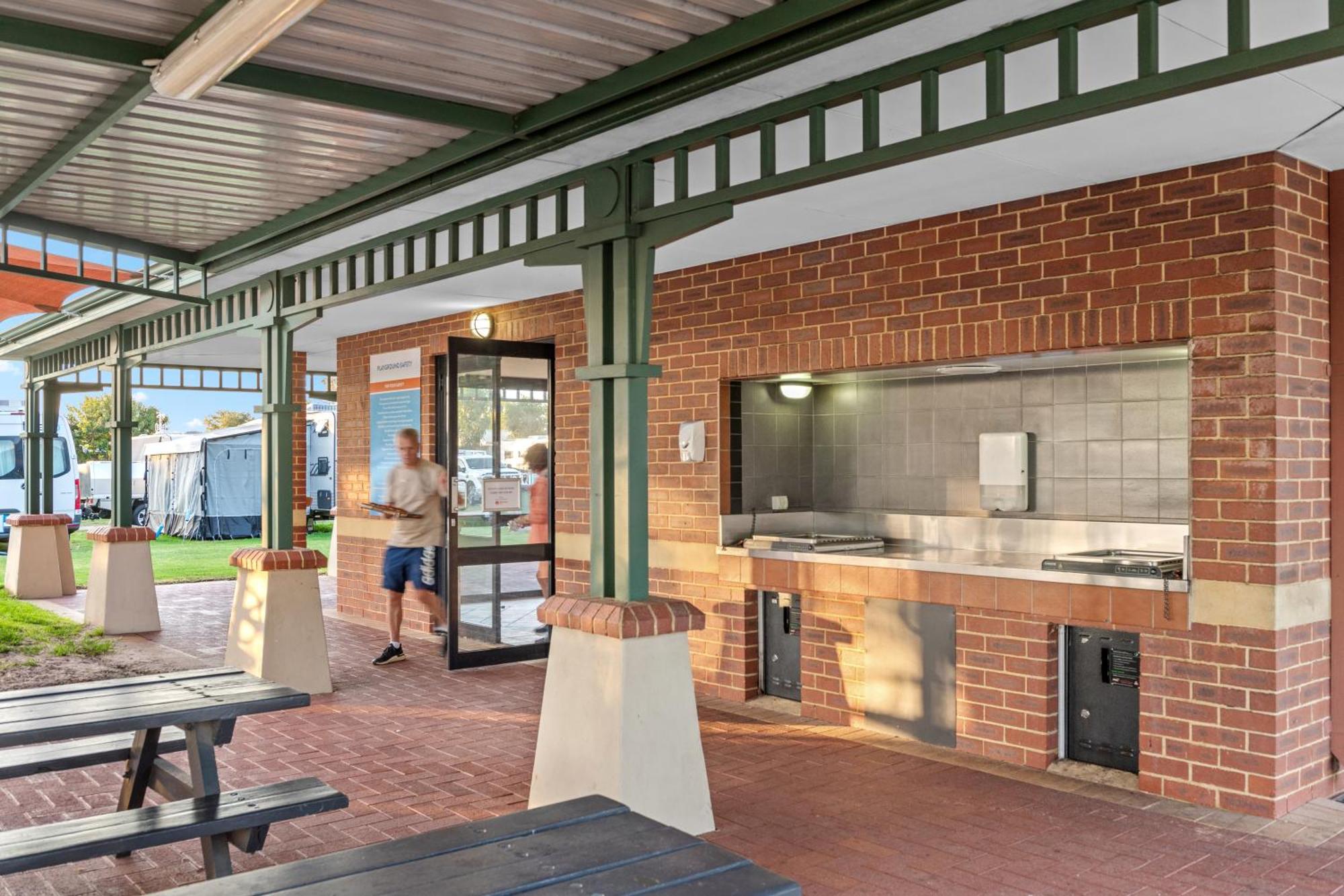Discovery Parks - Perth Airport Luaran gambar